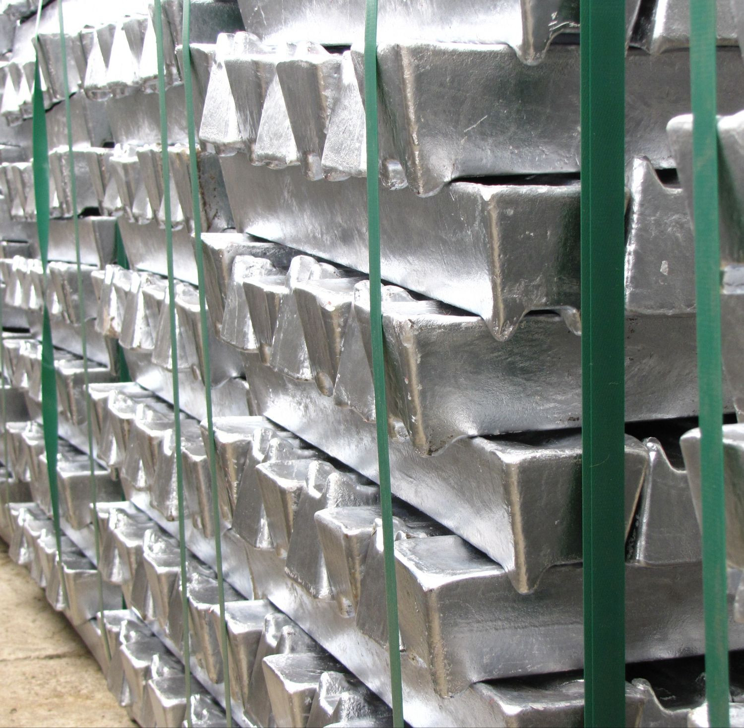 Factory Price 99.7% Pure Aluminum Ingot A7 A8 A9 High Quality Metal Aluminum Blocks for Industrial and Manufacturing Us