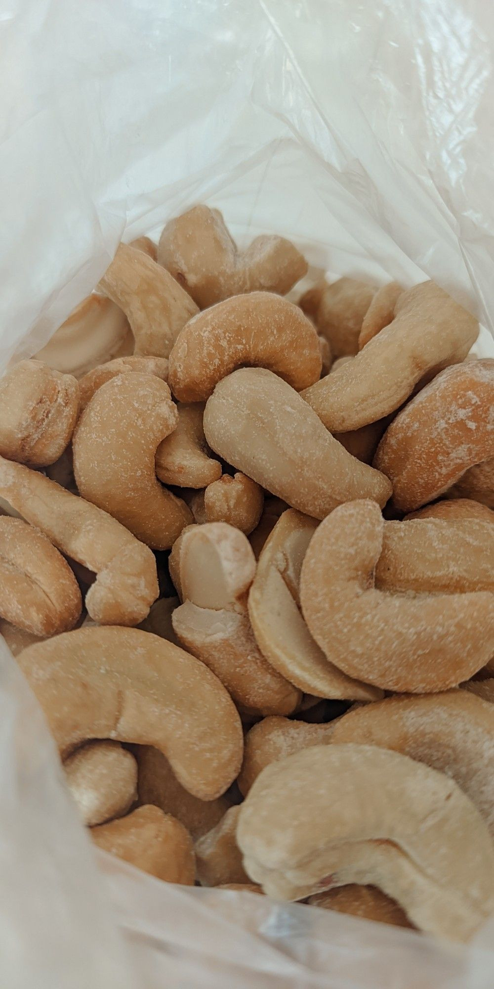 Wholesale Cheap Roasted Cashew Nuts at Competitive Prices Bulk Cashew Nuts for Sale from Trusted Dealers and Exporters