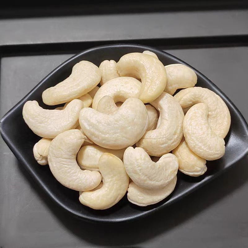 100% Organic Cashew Nuts/ Organic Cashews/ Unshelled Cashew