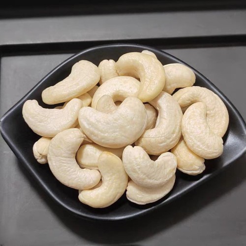 High Quality Roasted Cashew Nut All Size Raw Dried Premium Grade With Customised Packing at Factory Price